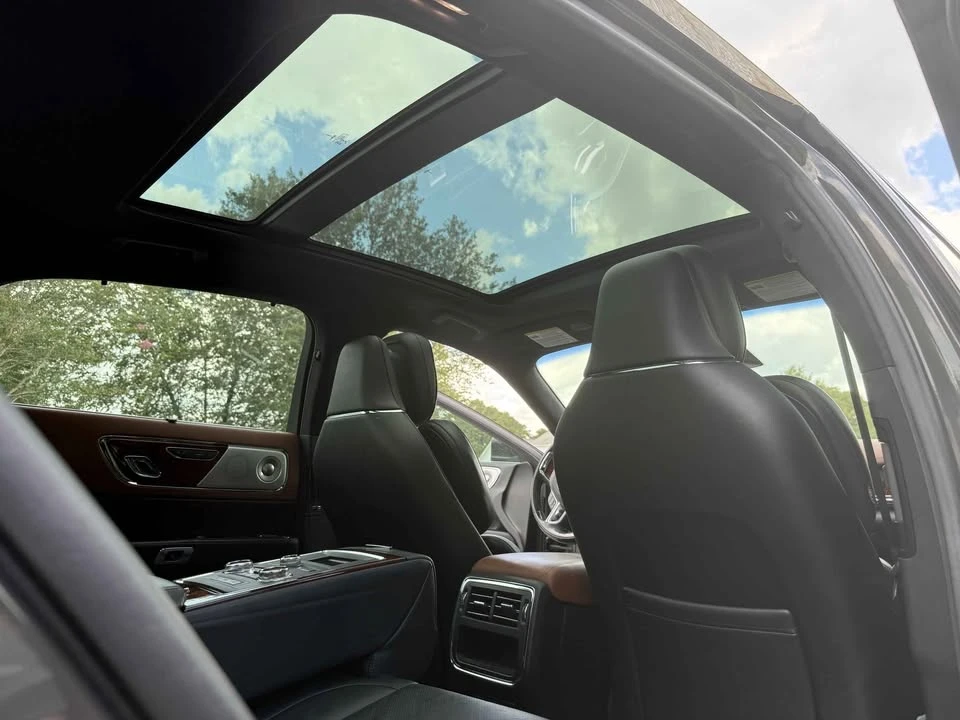 2017 Lincoln Continental 10th Gen - Image 9 of 11