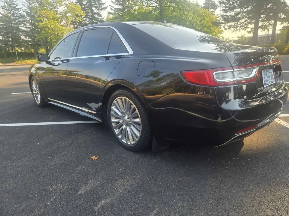 2017 Lincoln Continental 10th Gen - Image 8 of 11