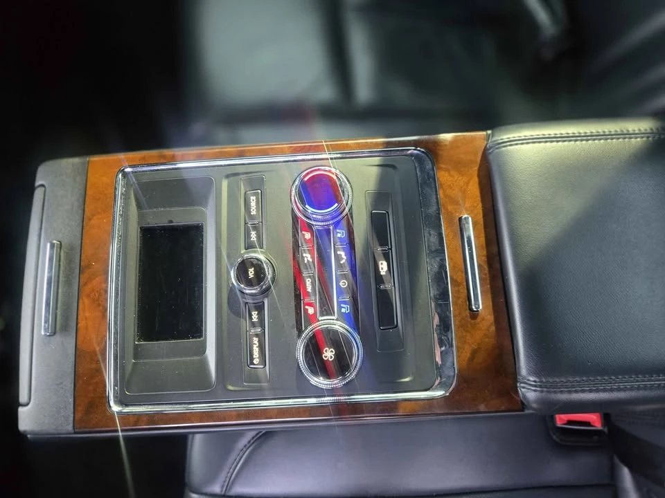 2017 Lincoln Continental 10th Gen - Image 10 of 11