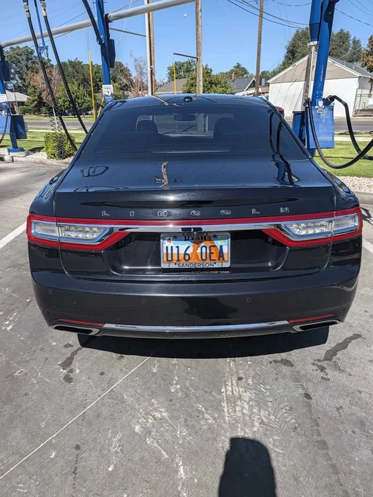 2017 Lincoln Continental 10th Gen - Image 4 of 10