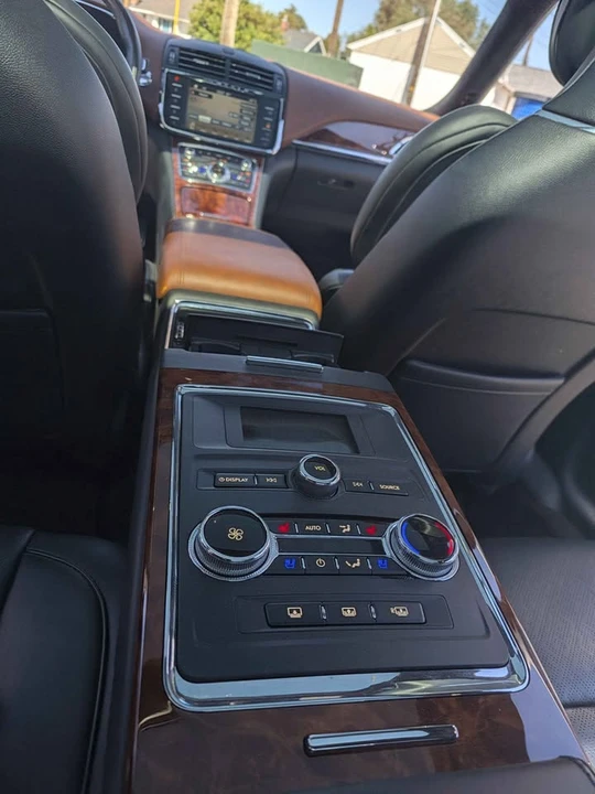 2017 Lincoln Continental 10th Gen - Image 6 of 10