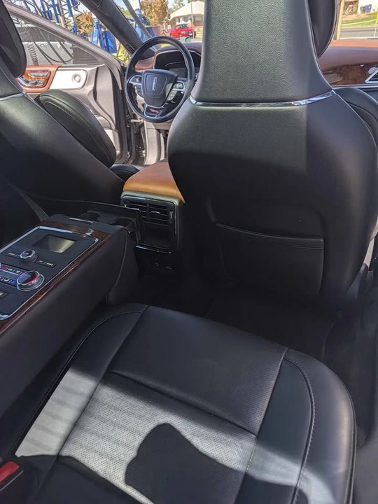 2017 Lincoln Continental 10th Gen - Image 8 of 10