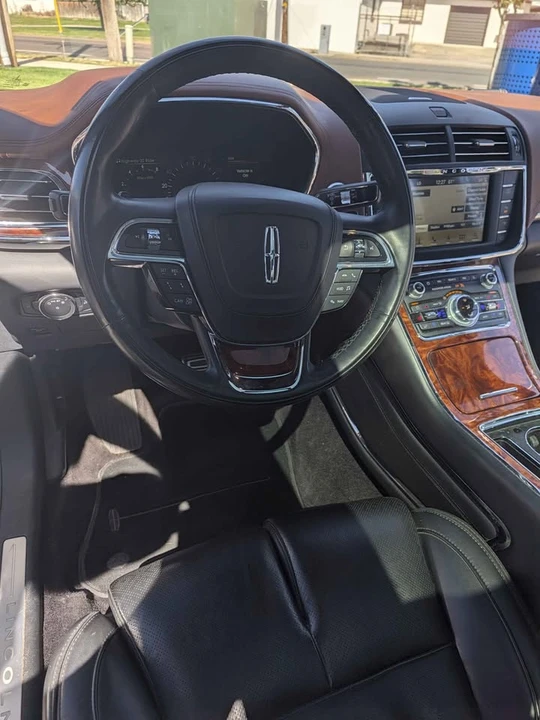 2017 Lincoln Continental 10th Gen - Image 10 of 10