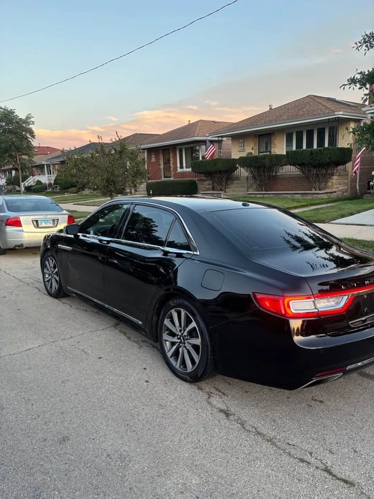2017 Lincoln Continental 10th Gen - Image 5 of 17
