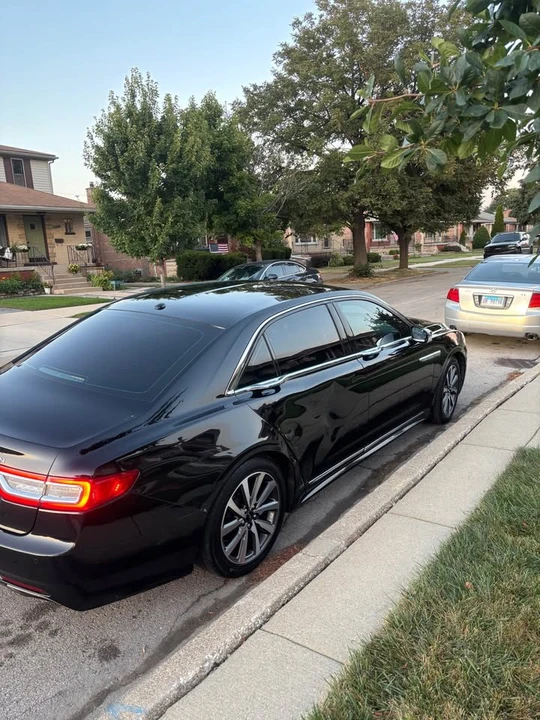 2017 Lincoln Continental 10th Gen - Image 3 of 17
