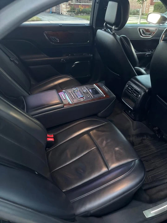 2017 Lincoln Continental 10th Gen - Image 9 of 17