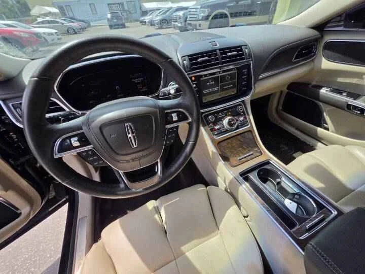 2017 Lincoln Continental 10th Gen - Image 5 of 8
