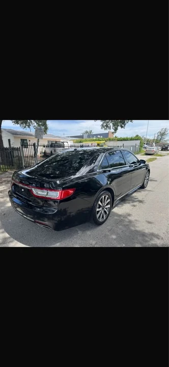 2017 Lincoln Continental 10th Gen - Image 3 of 12