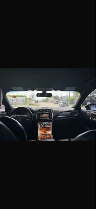 2017 Lincoln Continental 10th Gen - Image 7 of 12