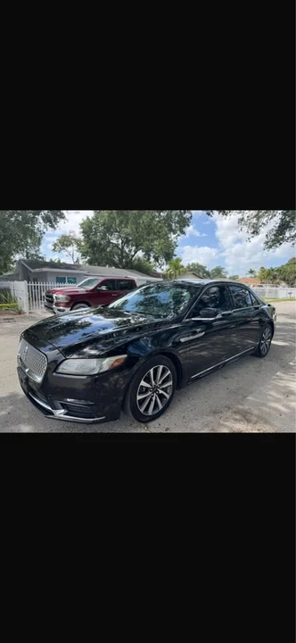 2017 Lincoln Continental 10th Gen - Image 2 of 12
