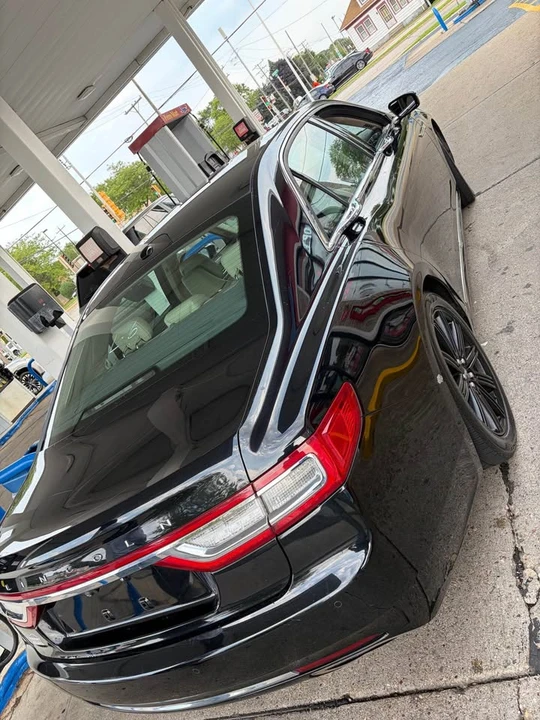 2017 Lincoln Continental 10th Gen - Image 3 of 8