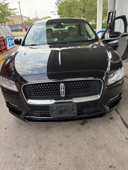 2017 Lincoln Continental 10th Gen - Image 2 of 8