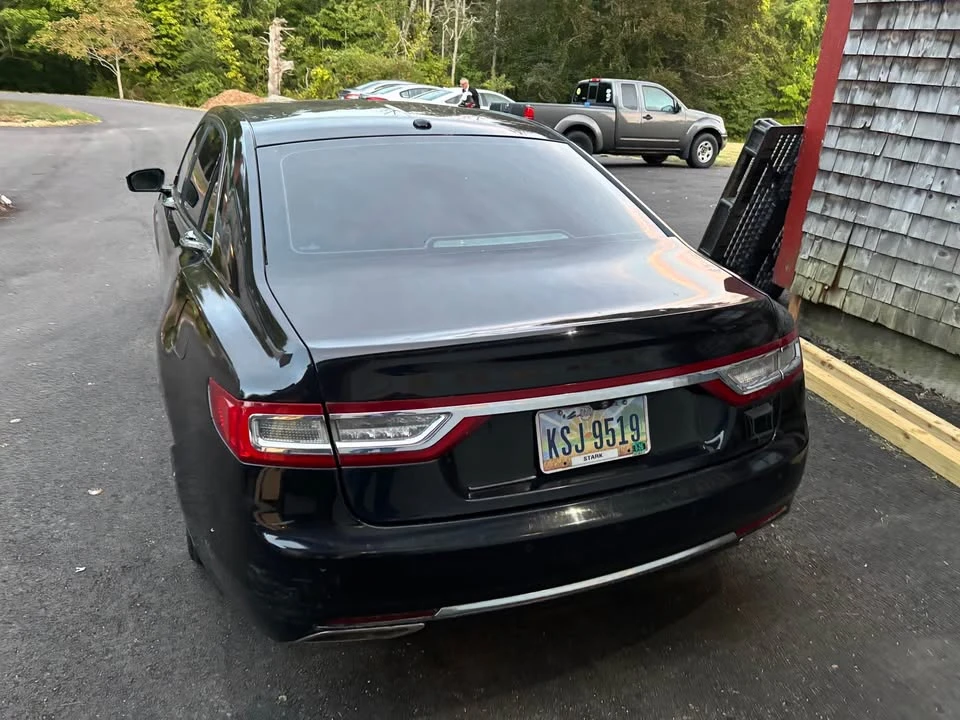 2017 Lincoln Continental 10th Gen - Image 2 of 8