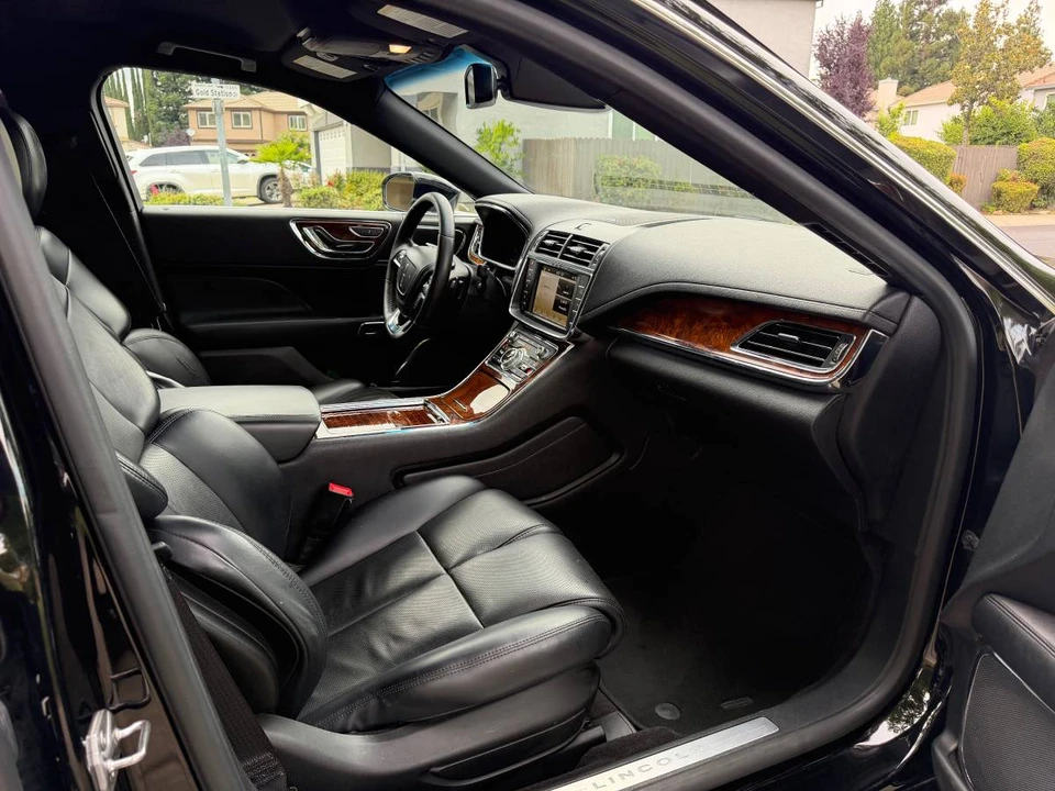 2017 Lincoln Continental 10th Gen - Image 9 of 14