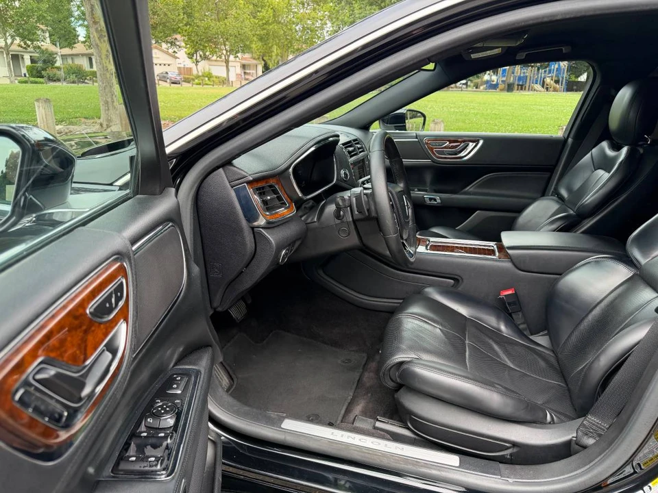 2017 Lincoln Continental 10th Gen - Image 11 of 14