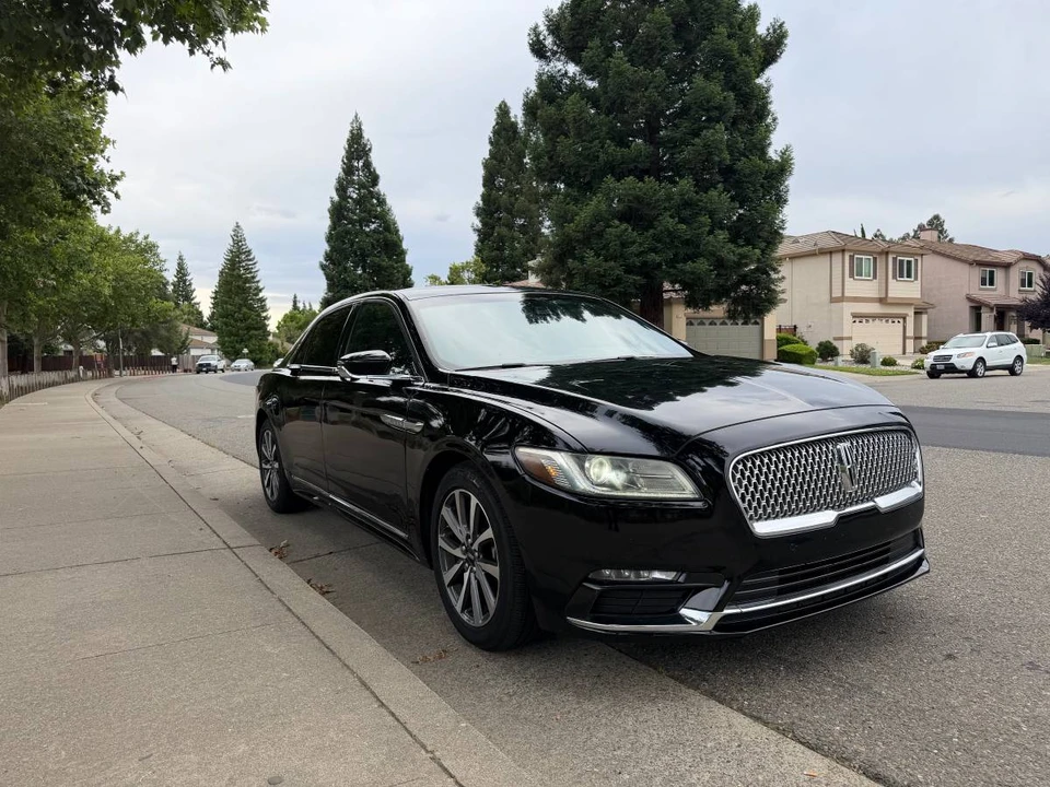 2017 Lincoln Continental 10th Gen - Image 3 of 14