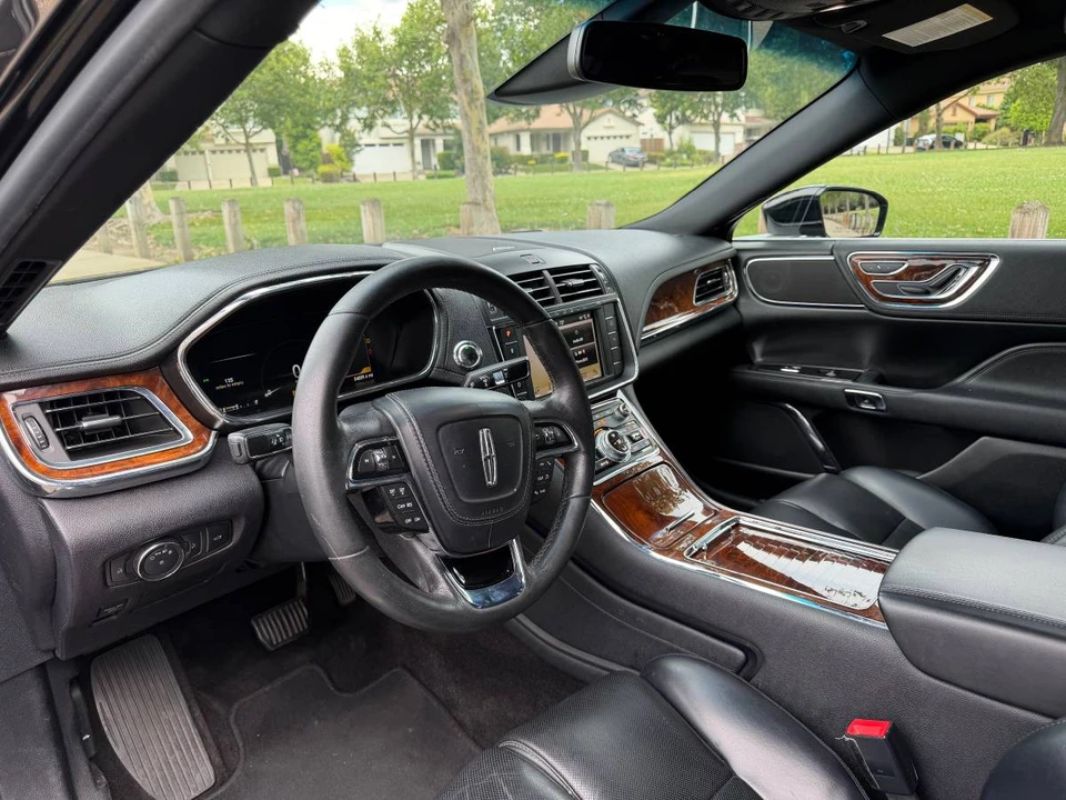 2017 Lincoln Continental 10th Gen - Image 12 of 14