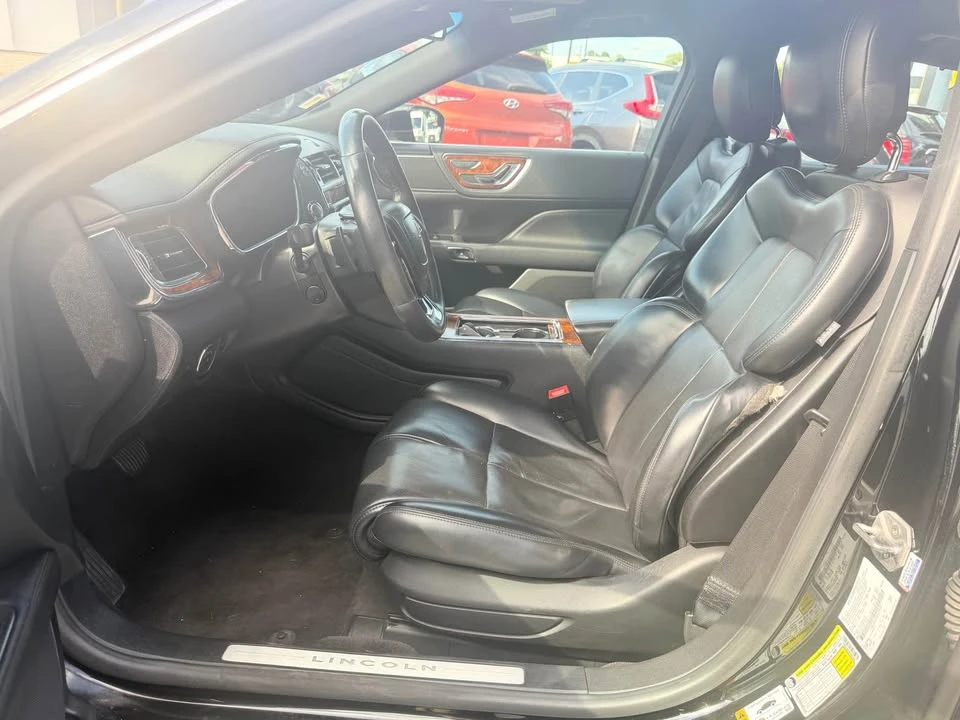 2017 Lincoln Continental 10th Gen - Image 7 of 15
