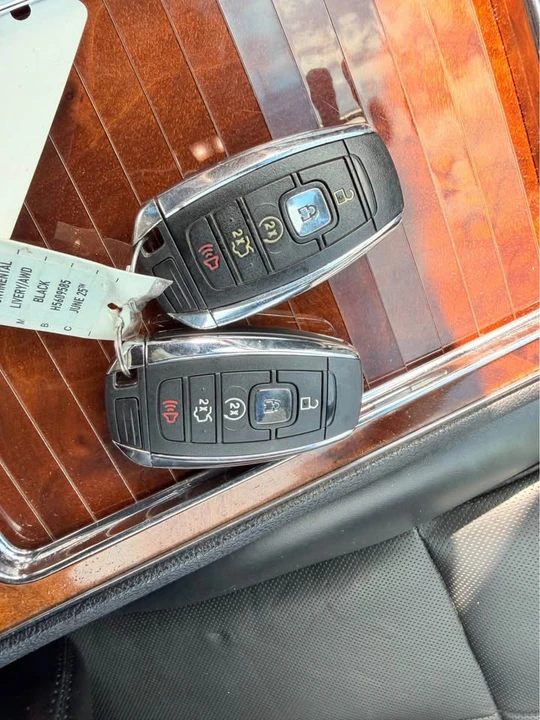 2017 Lincoln Continental 10th Gen - Image 15 of 15