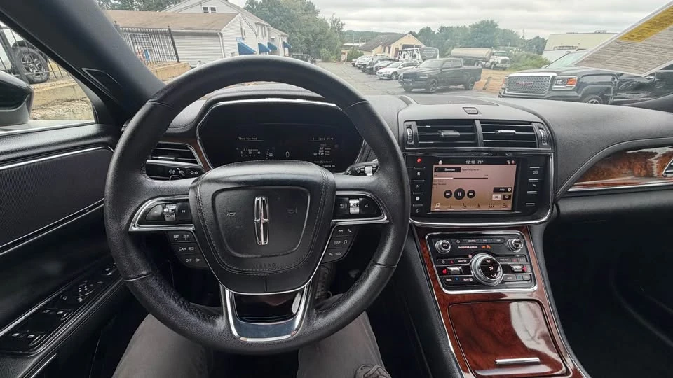 2017 Lincoln Continental 10th Gen - Image 16 of 20