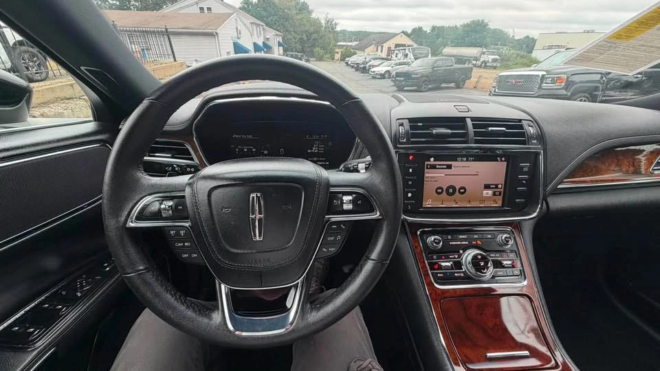 2017 Lincoln Continental 10th Gen - Image 19 of 20