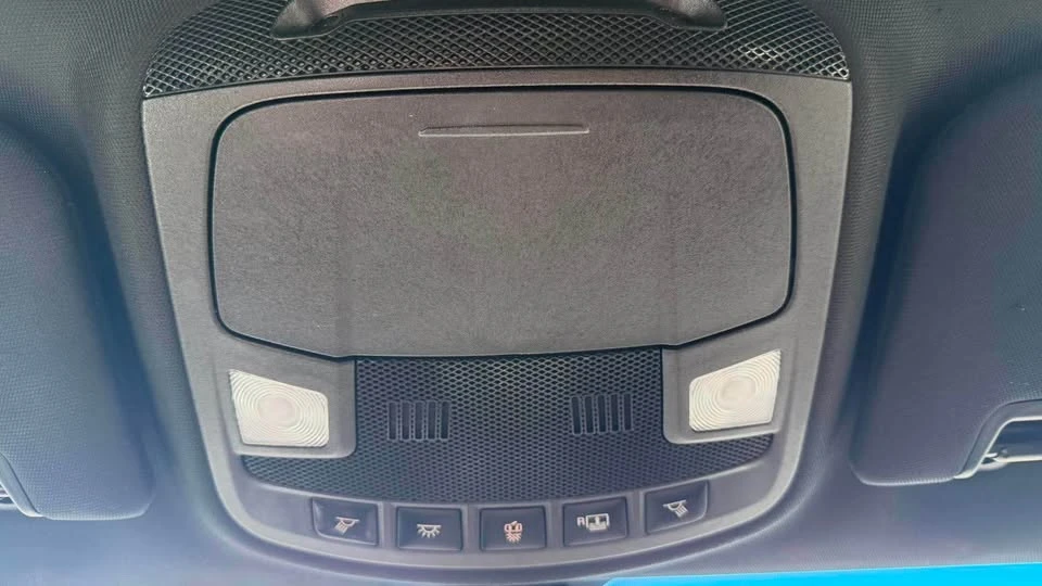 2017 Lincoln Continental 10th Gen - Image 18 of 20