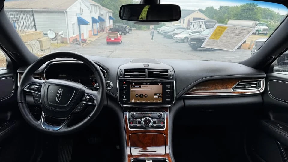 2017 Lincoln Continental 10th Gen - Image 12 of 20