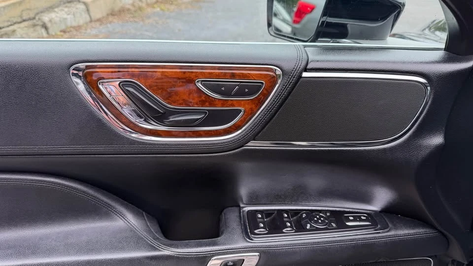2017 Lincoln Continental 10th Gen - Image 10 of 20