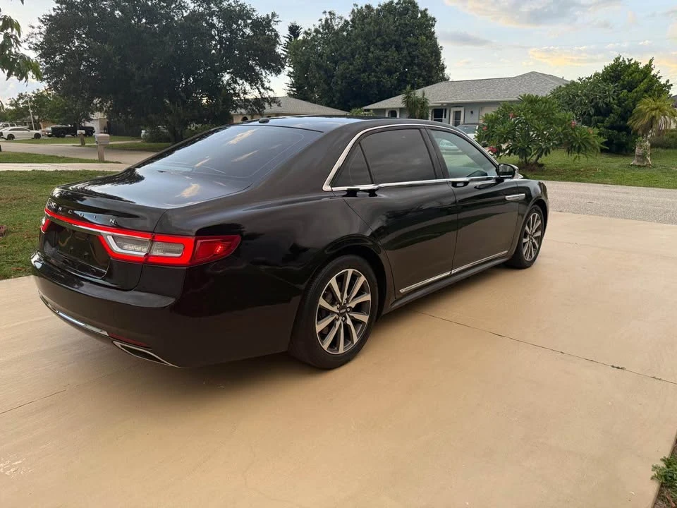 2017 Lincoln Continental 10th Gen - Image 2 of 19
