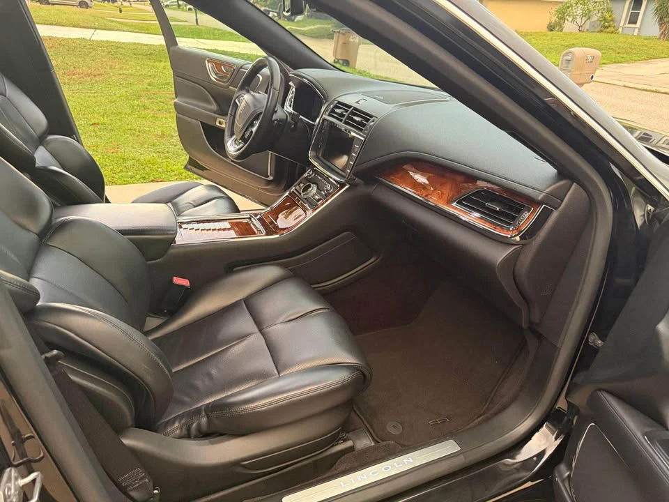 2017 Lincoln Continental 10th Gen - Image 11 of 19