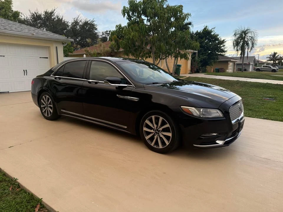 2017 Lincoln Continental 10th Gen - Image 3 of 19