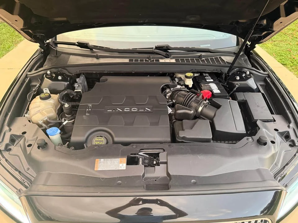 2017 Lincoln Continental 10th Gen - Image 18 of 19