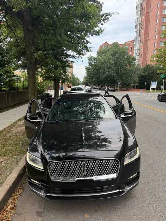 2017 Lincoln Continental 10th Gen - Image 2 of 14