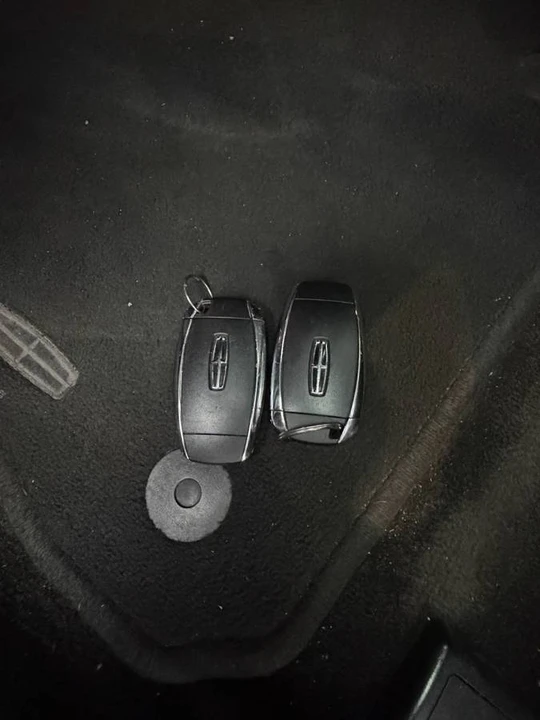 2017 Lincoln Continental 10th Gen - Image 14 of 14