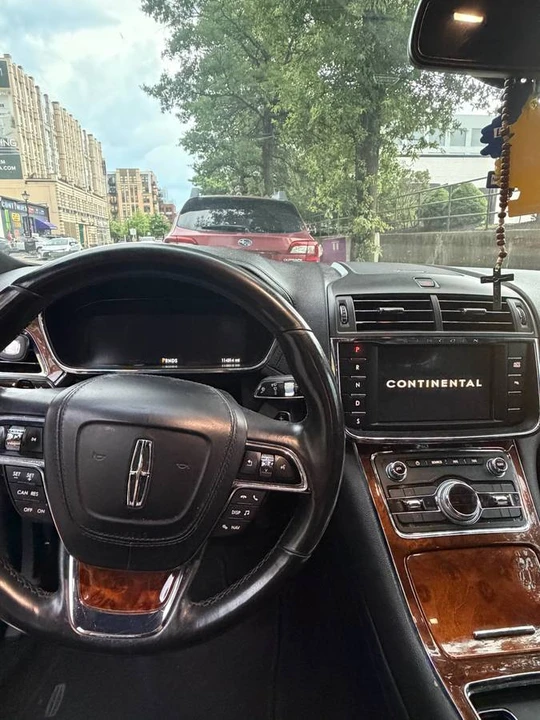 2017 Lincoln Continental 10th Gen - Image 12 of 14