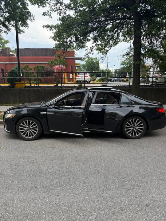 2017 Lincoln Continental 10th Gen - Image 3 of 14