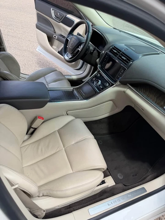 2017 Lincoln Continental 10th Gen - Image 6 of 7