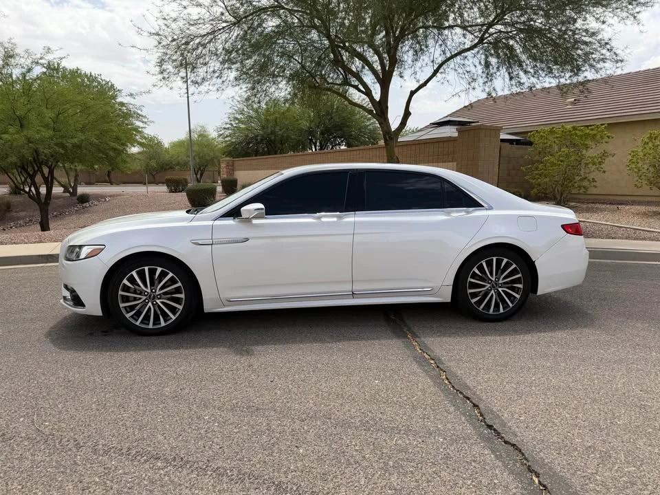 2017 Lincoln Continental 10th Gen - Image 2 of 7