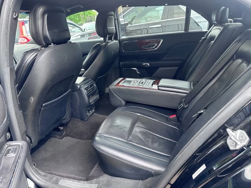 2017 Lincoln Continental 10th Gen - Image 11 of 20