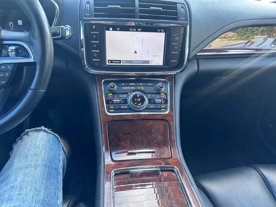 2017 Lincoln Continental 10th Gen - Image 18 of 18