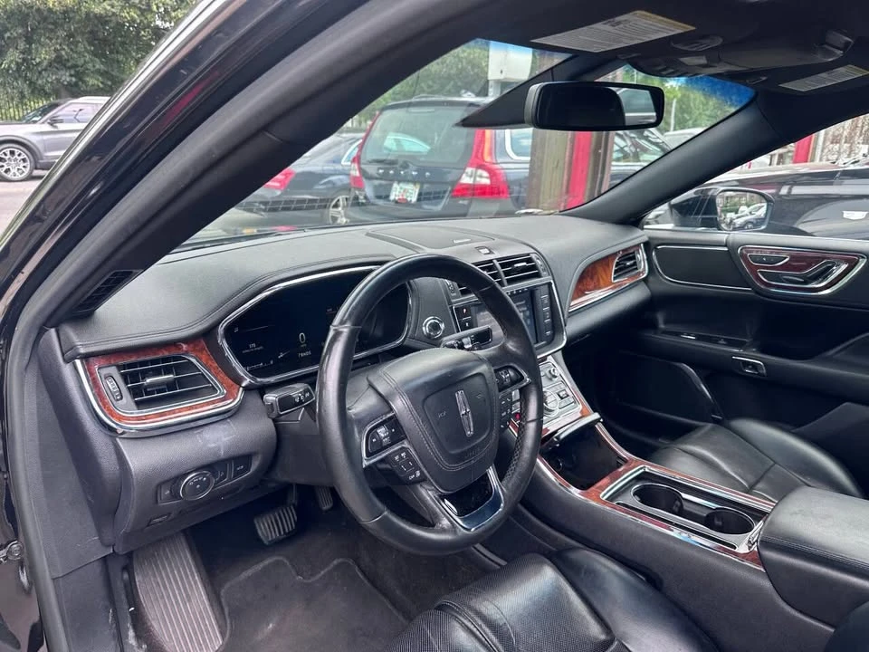 2017 Lincoln Continental 10th Gen - Image 9 of 20