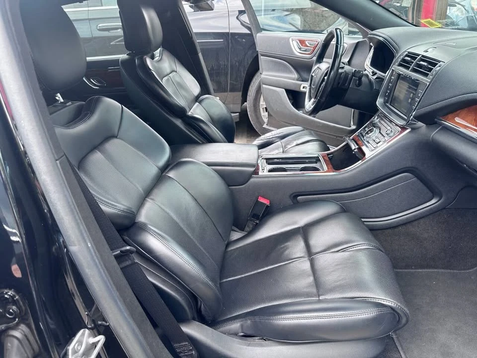 2017 Lincoln Continental 10th Gen - Image 18 of 20