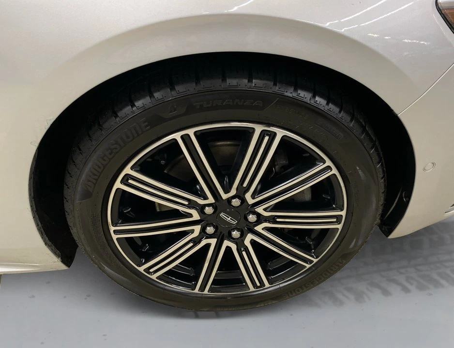 2017 Lincoln Continental 10th Gen - Image 14 of 20
