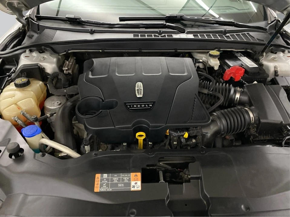 2017 Lincoln Continental 10th Gen - Image 11 of 20