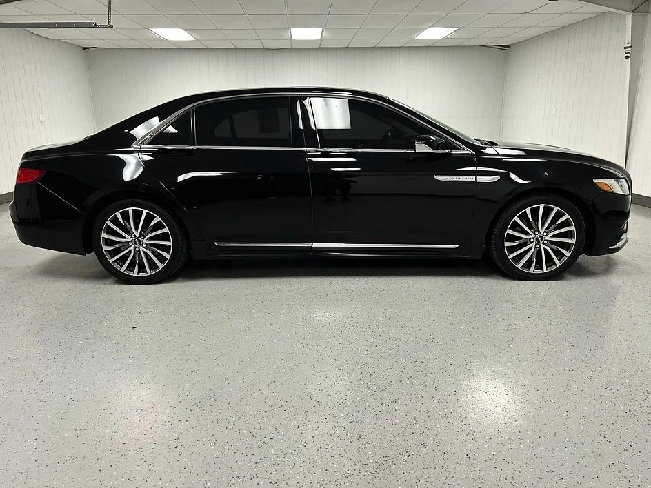 2017 Lincoln Continental 10th Gen - Image 13 of 18