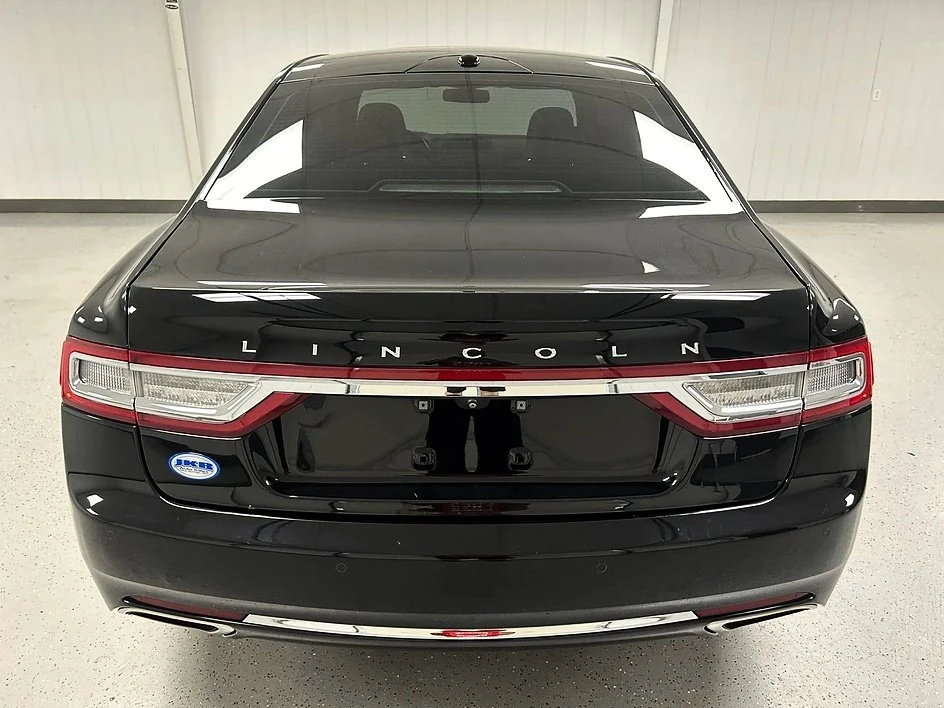 2017 Lincoln Continental 10th Gen - Image 11 of 18