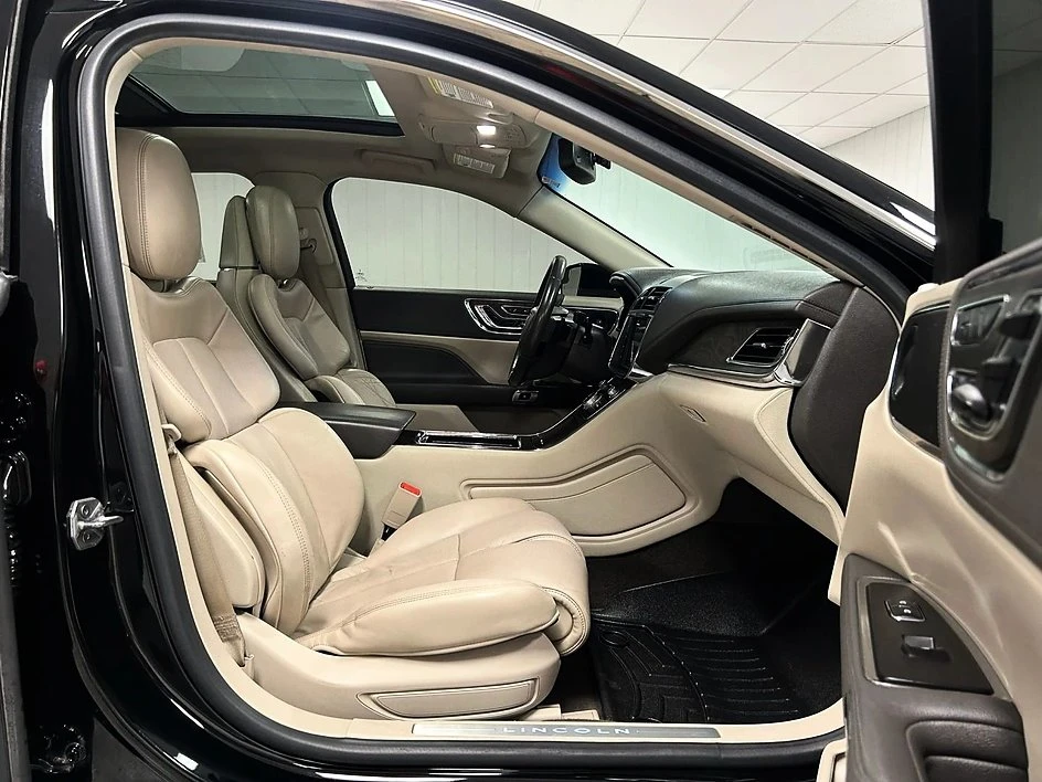 2017 Lincoln Continental 10th Gen - Image 5 of 18