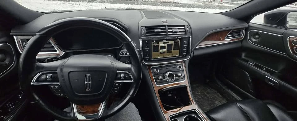 2017 Lincoln Continental 10th Gen - Image 2 of 20