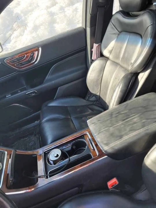 2017 Lincoln Continental 10th Gen - Image 9 of 20