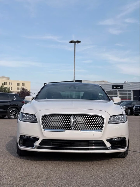 2017 Lincoln Continental 10th Gen - Image 2 of 20